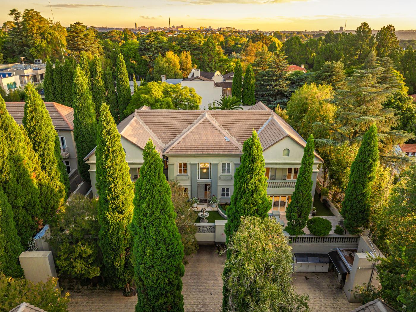 Luxury French Chateau Cluster Residence — photograph 2