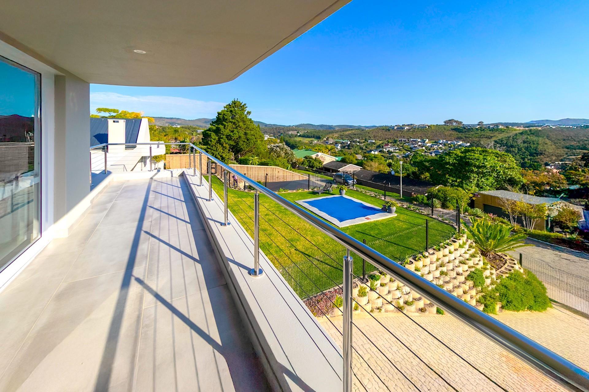 Stylish Knysna Home with Rooftop Views, Wine Cellar & Designer Finishes — photograph 3