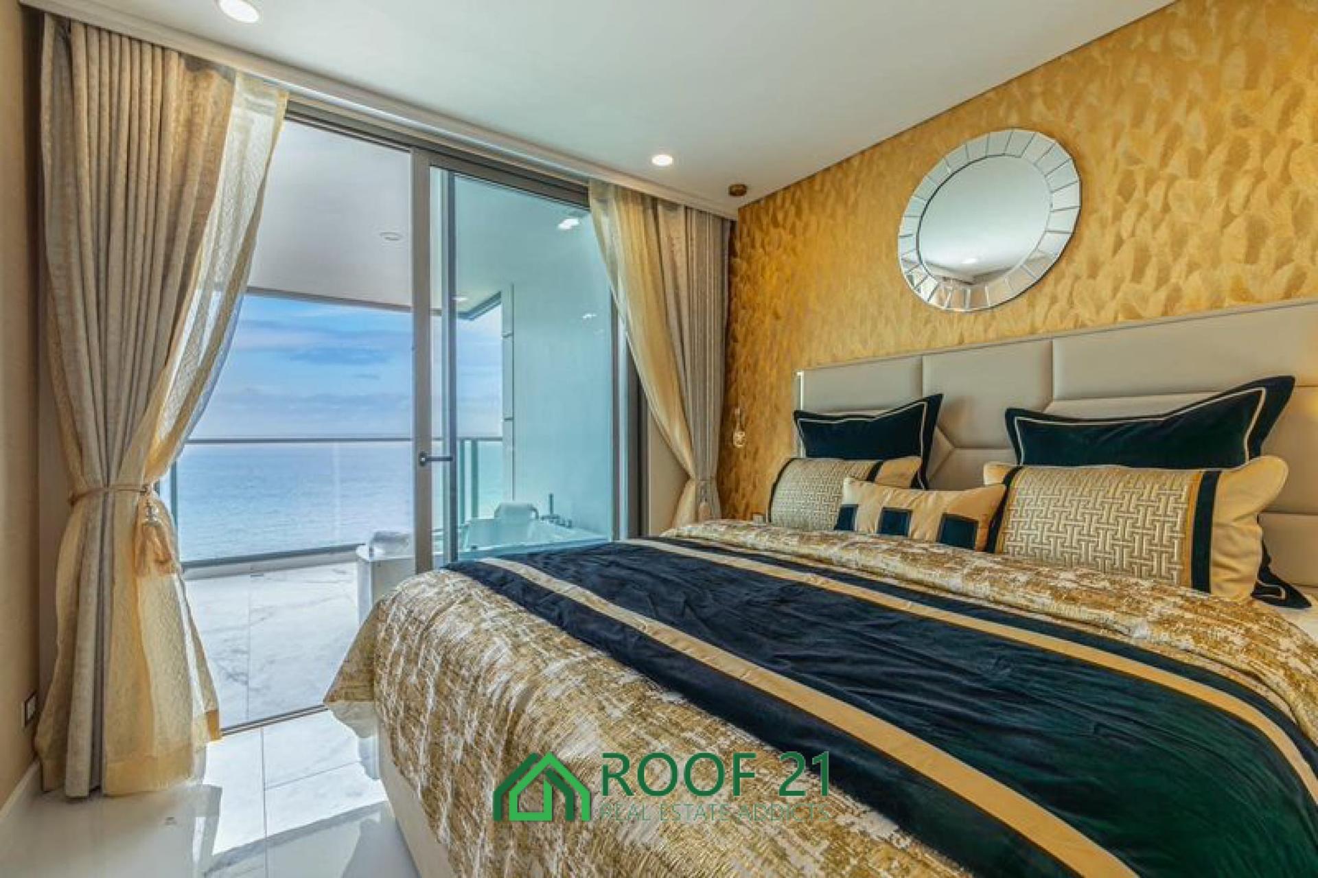 Copacabana Beach Jomtien — photograph 3