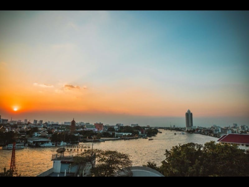Charoennakhon